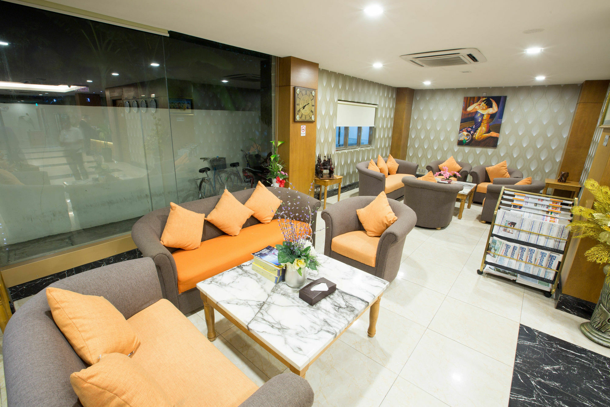 Uptown Hotel Янгон Экстерьер фото
