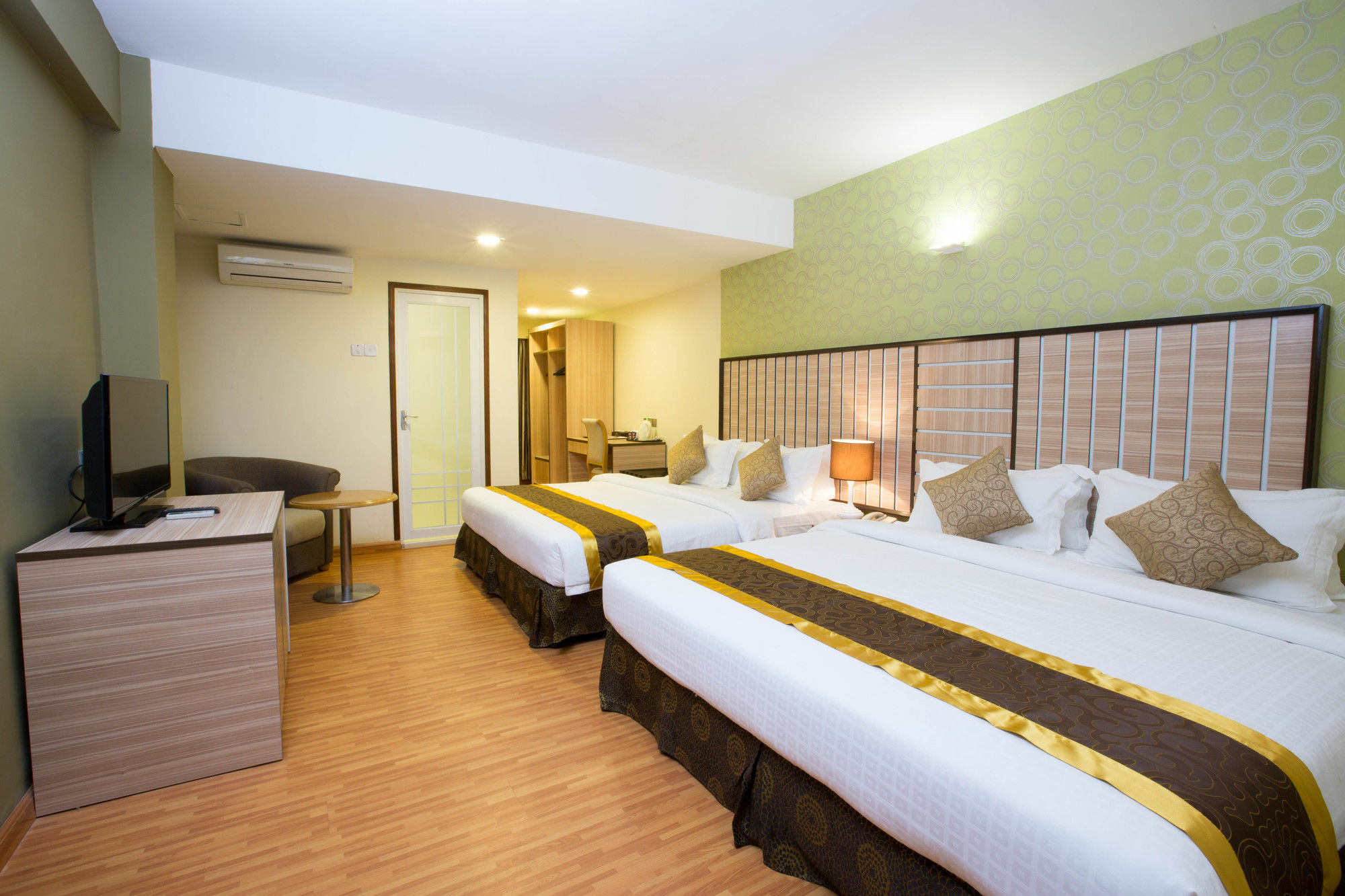 Uptown Hotel Янгон Экстерьер фото